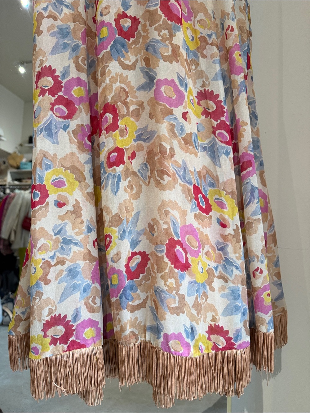 Doen Floral Long Sleeve Maxi Dress in Beige and Pink - Picture 5 of 9